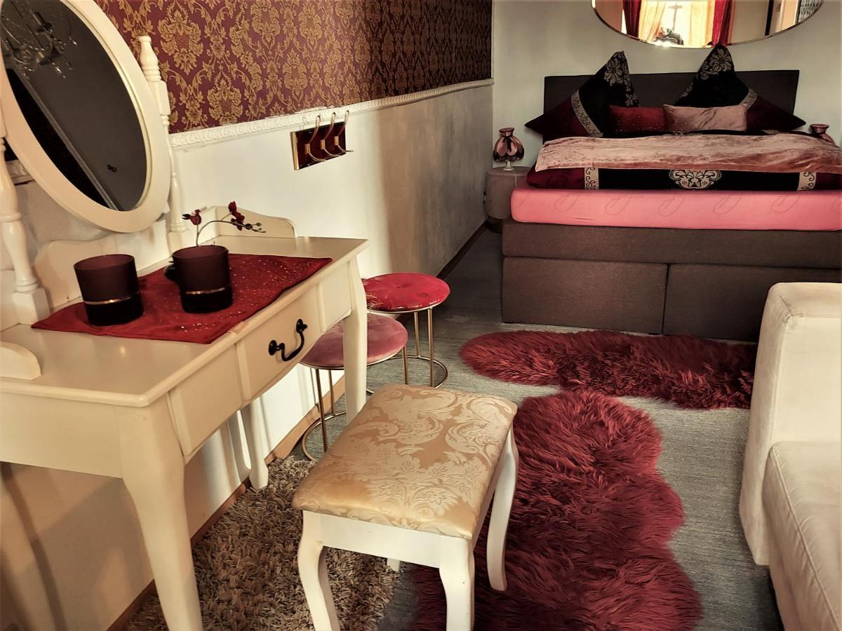 Schloss Weichs Zu Regensburg Mit 2Schlafzimmer Parkplatz Internet 75Qm Zentrum Екстериор снимка