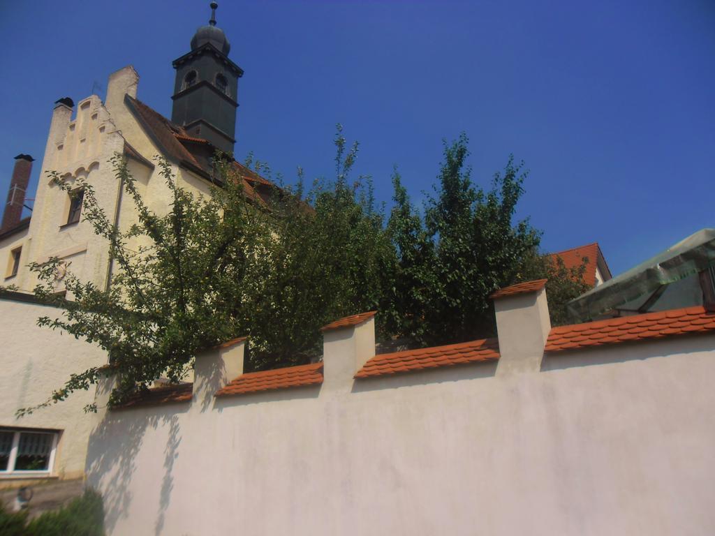 Schloss Weichs Zu Regensburg Mit 2Schlafzimmer Parkplatz Internet 75Qm Zentrum Екстериор снимка